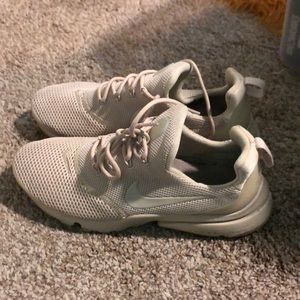Tan Nike presto’s